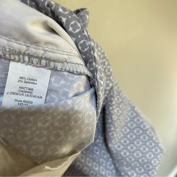 J Crew ~ Classic 10” Gray + White Print Bermuda City Fit Chino Shorts in size 2 - Picture 6 of 10